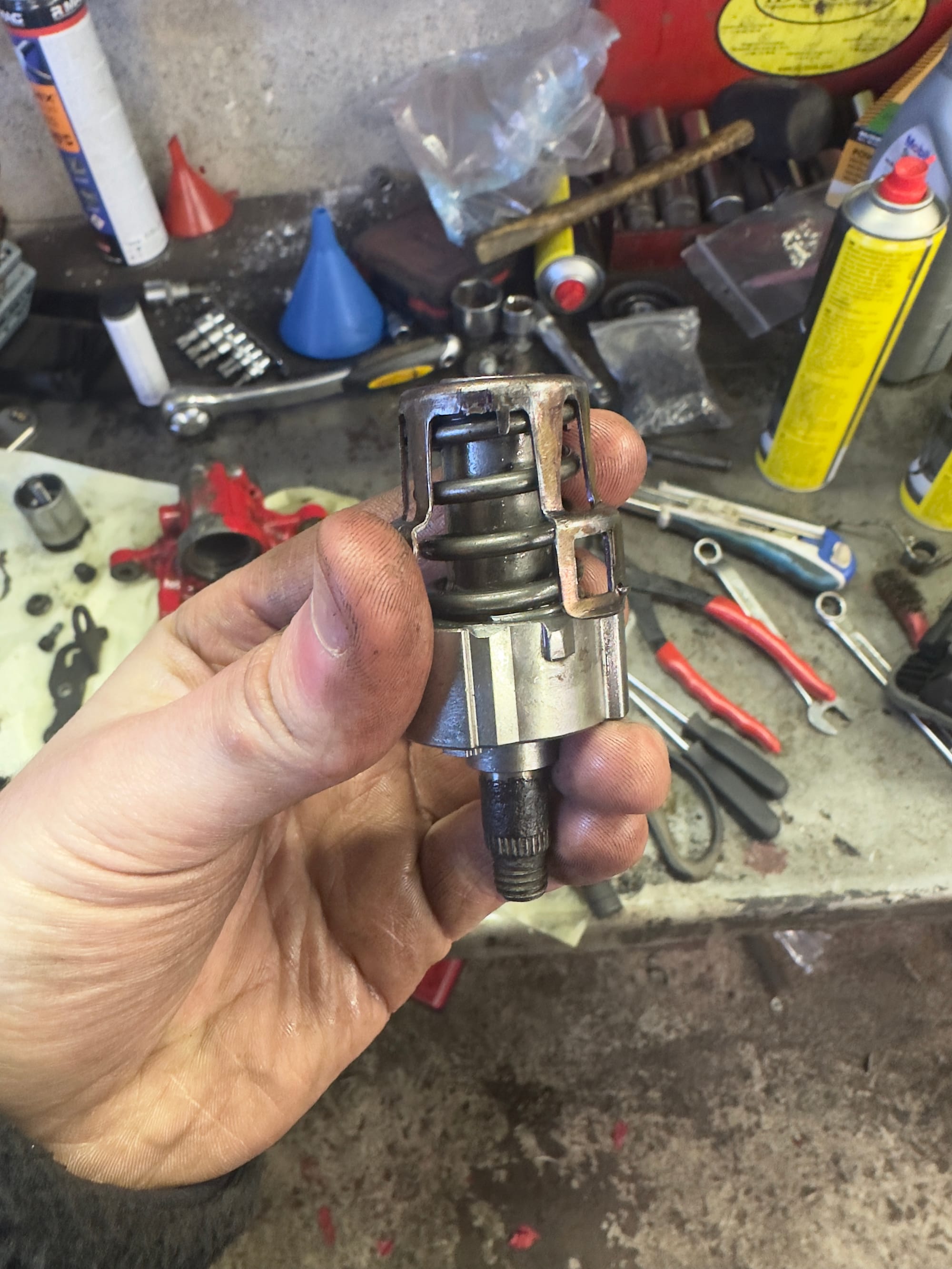 Retaining ring setup unique to Edition 35